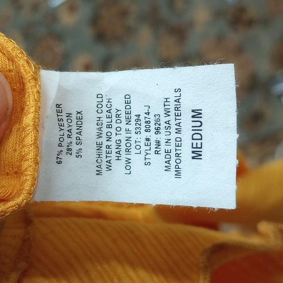 Olivia Rae Cropped, Scalloped, Gorgeous Sweater, Medium, Runs small for Medium - Picture 5 of 5